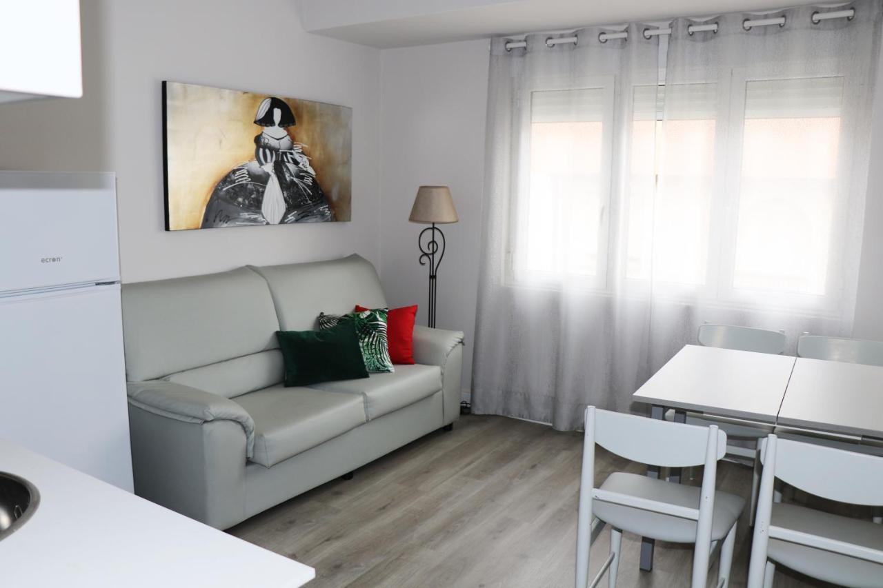 Kasetas Apartment'S Sarria Exterior photo